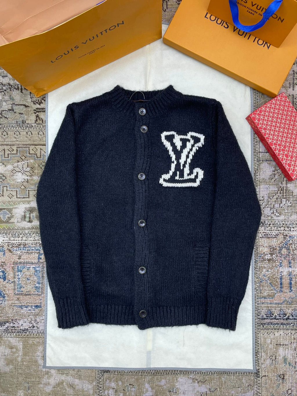 KNIT BUTTON CARDIGAN