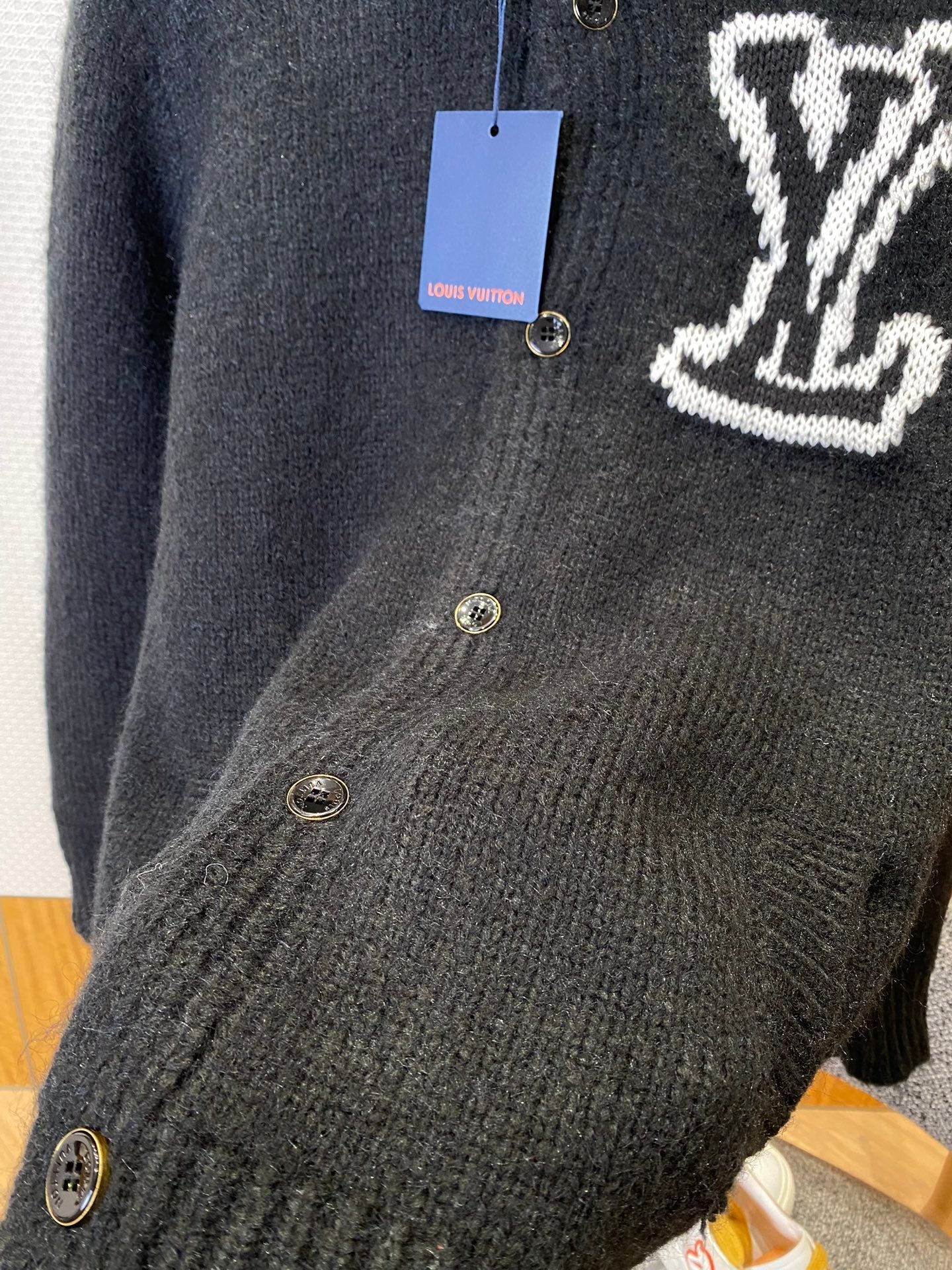 KNIT BUTTON CARDIGAN
