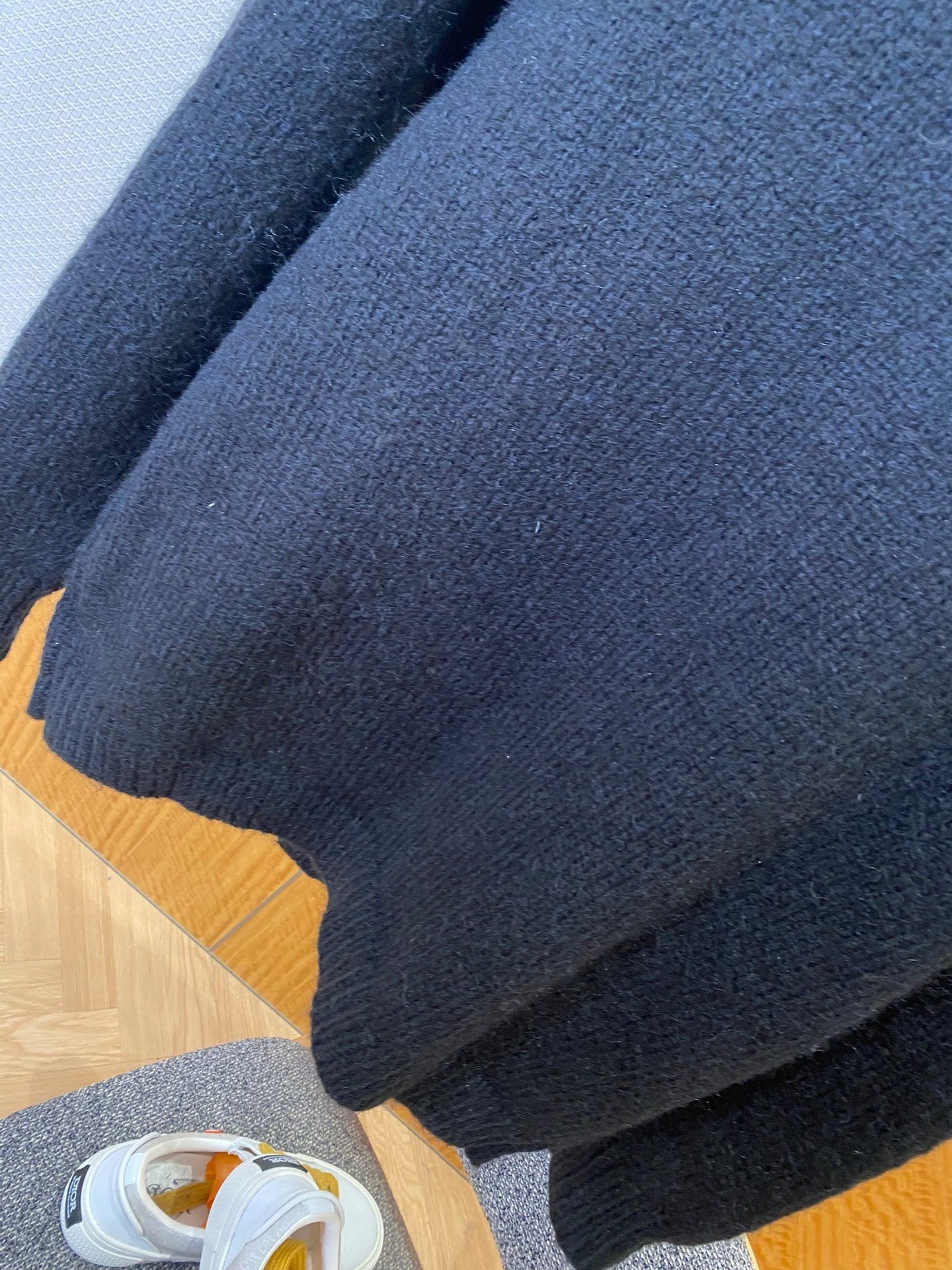 KNIT BUTTON CARDIGAN