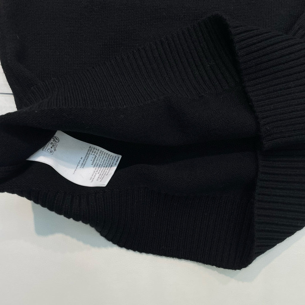 HEART LOGO KNIT SWEATER