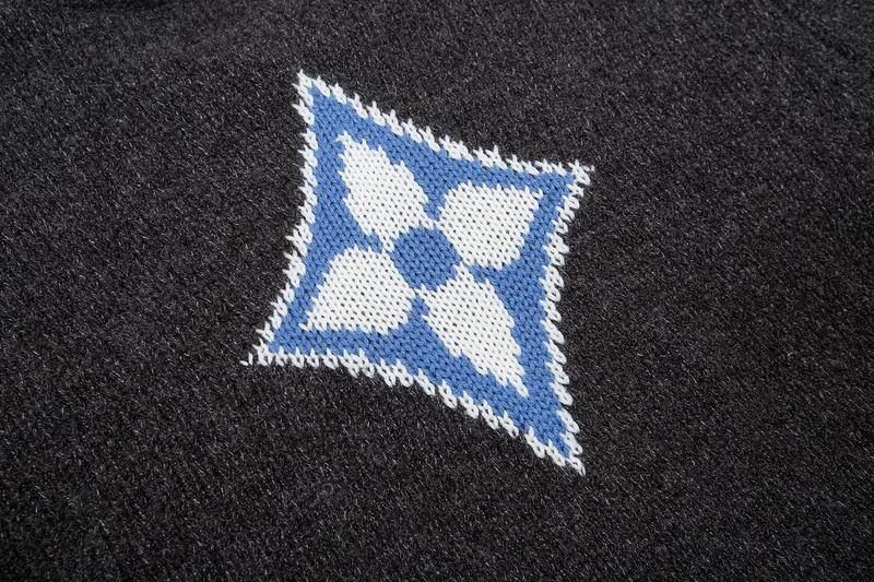 LUXURY KNIT SWEATER