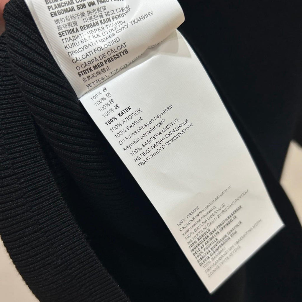 SLEEVELESS TANK TOP