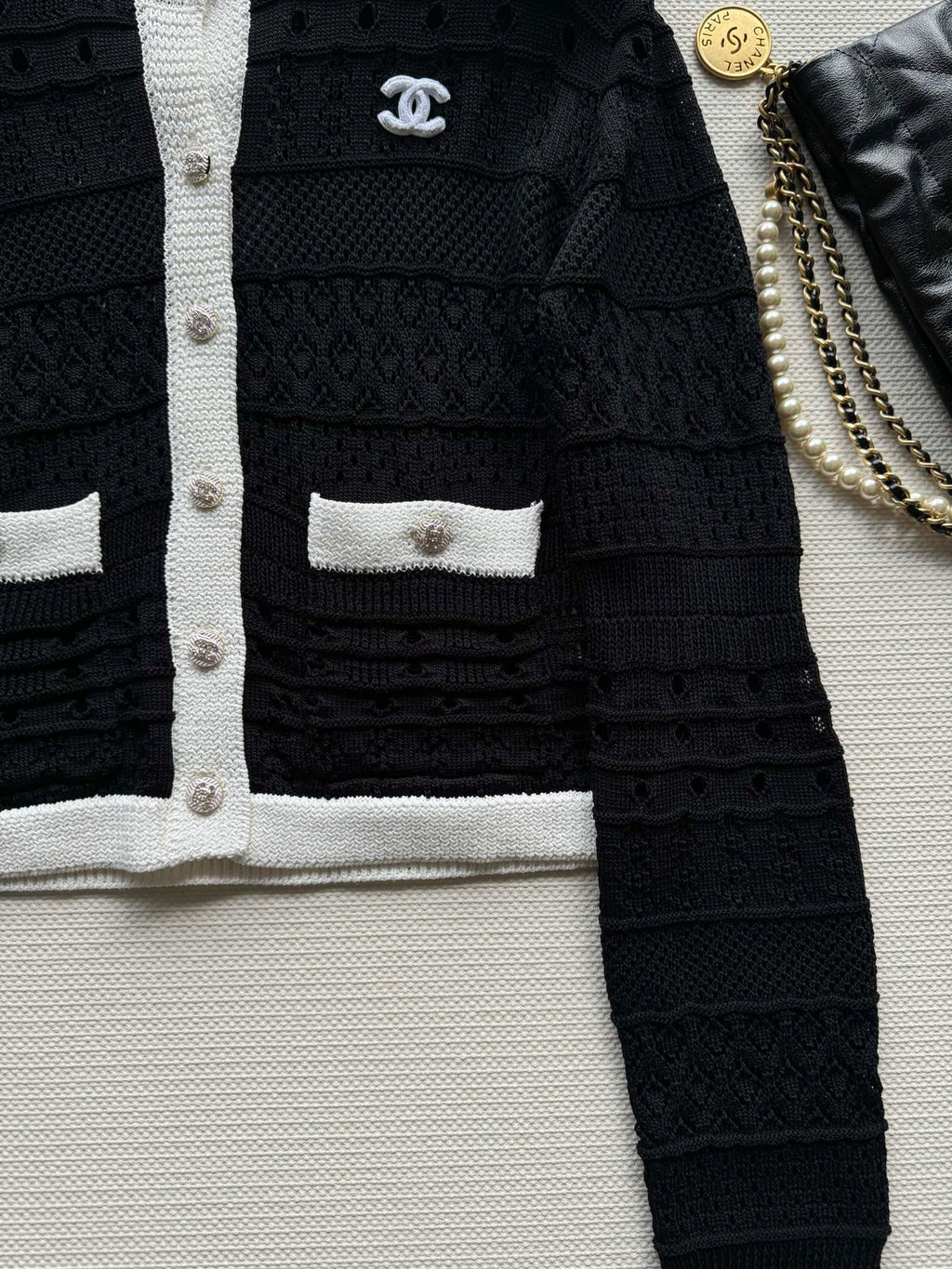 CONTRASTING KNIT CARDIGAN