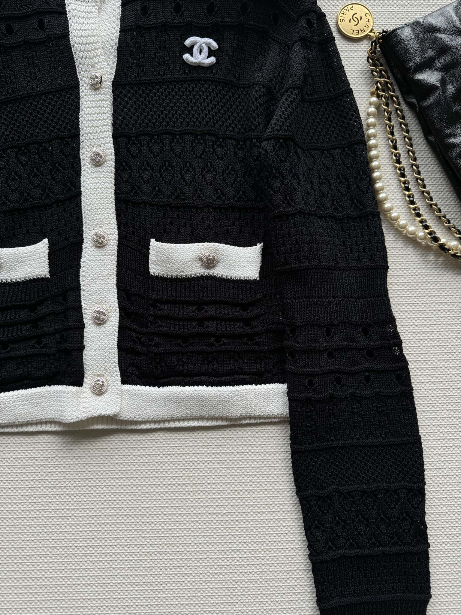 CONTRASTING KNIT CARDIGAN