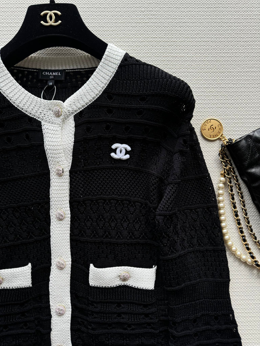 CONTRASTING KNIT CARDIGAN