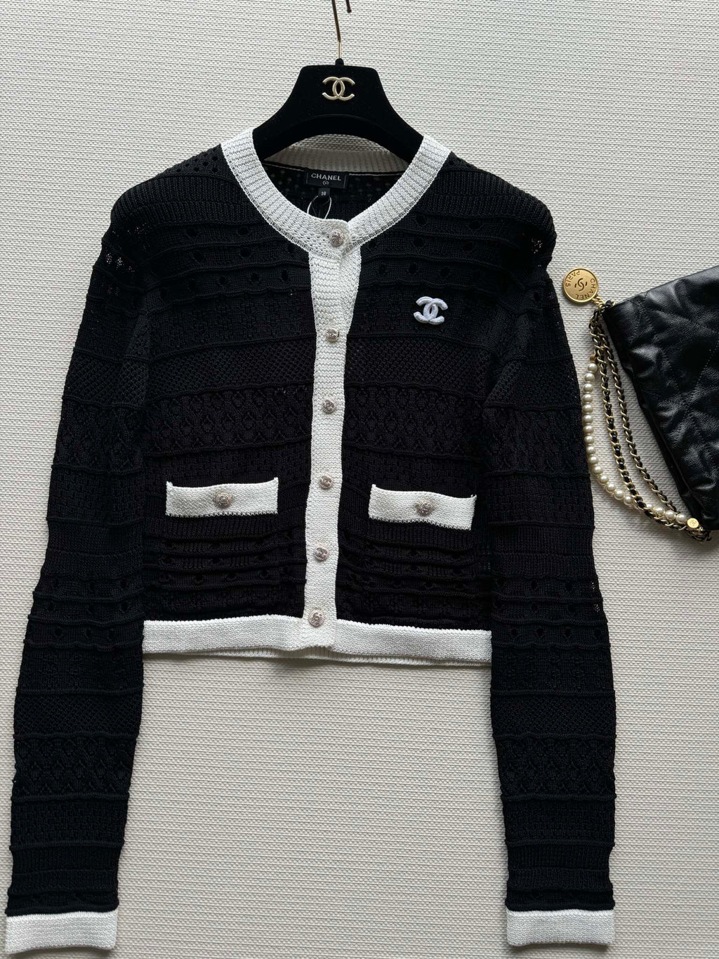 CONTRASTING KNIT CARDIGAN