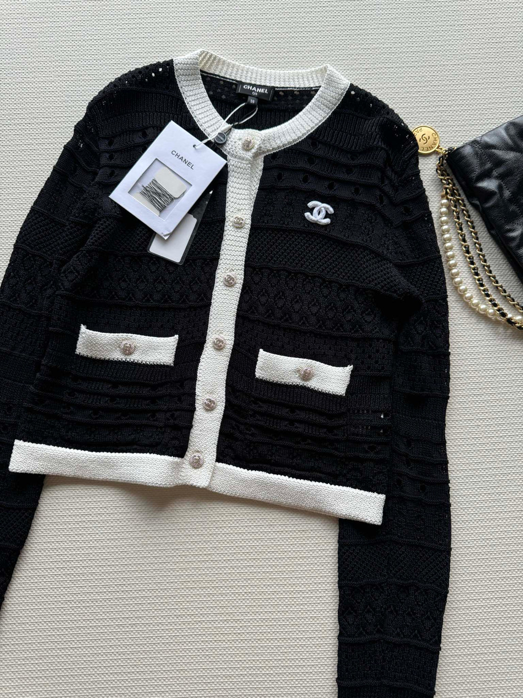 CONTRASTING KNIT CARDIGAN