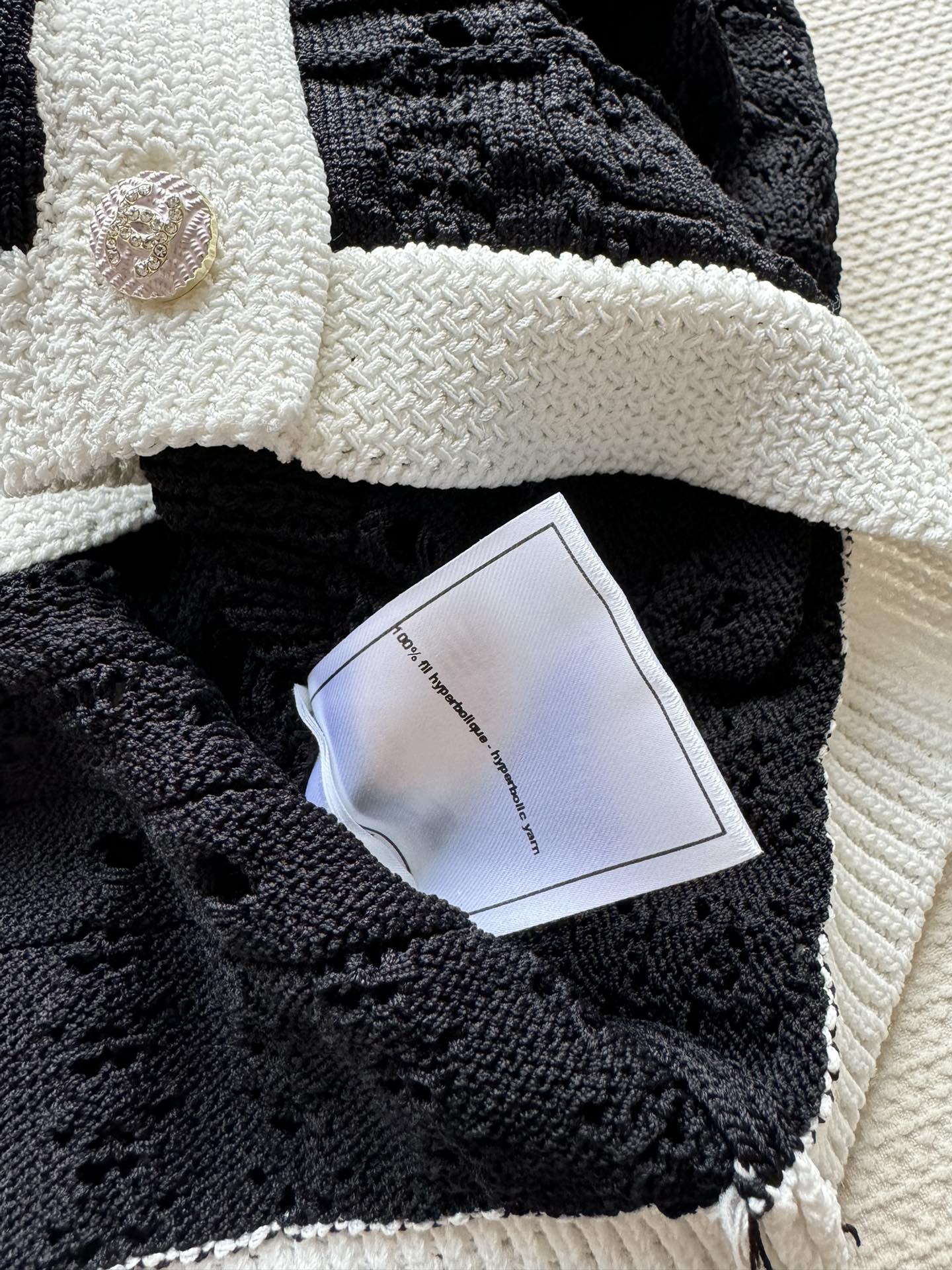 CONTRASTING KNIT CARDIGAN