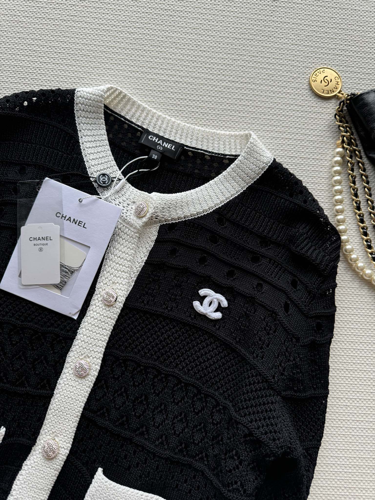 CONTRASTING KNIT CARDIGAN