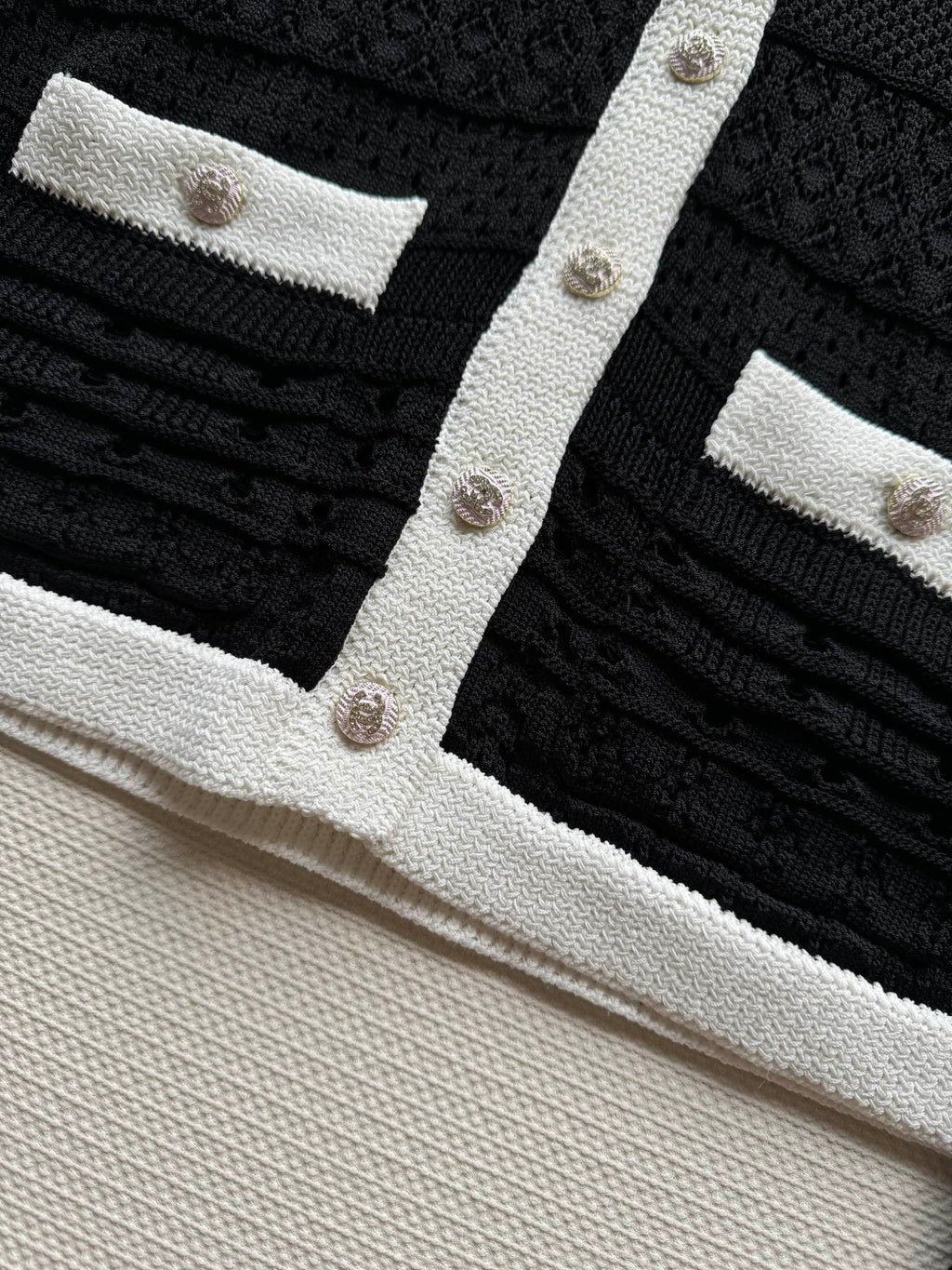 CONTRASTING KNIT CARDIGAN