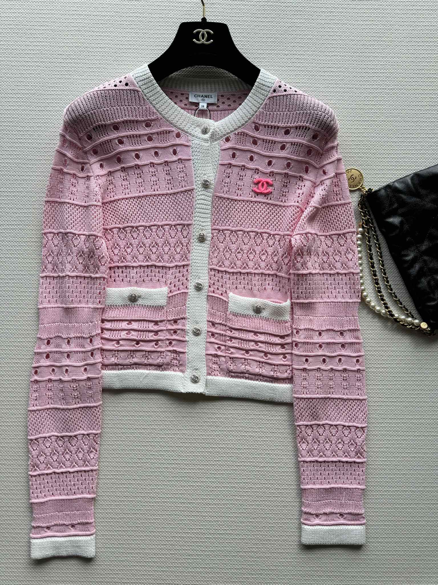 CONTRAST KNIT CARDIGAN