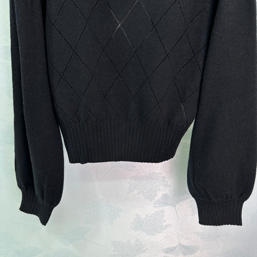 RETRO KNIT TOP WITH CONTRAST