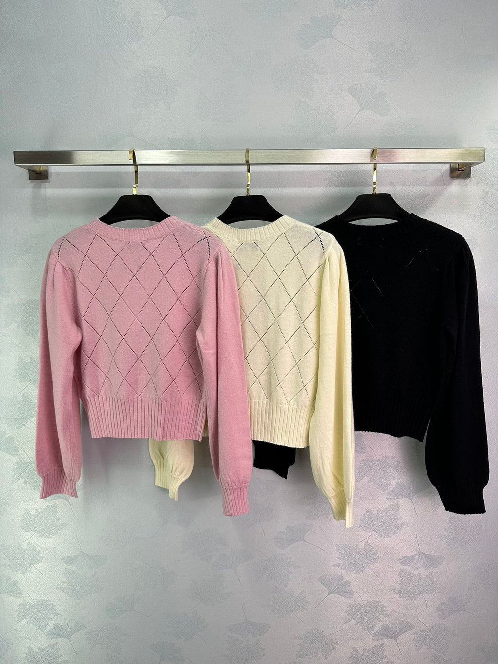 RETRO KNIT TOP WITH CONTRAST