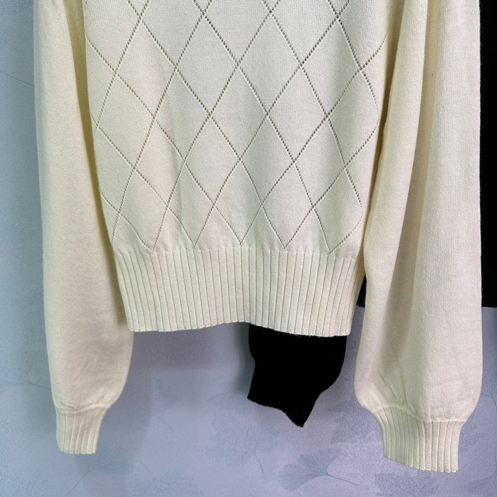 RETRO KNIT TOP WITH CONTRAST