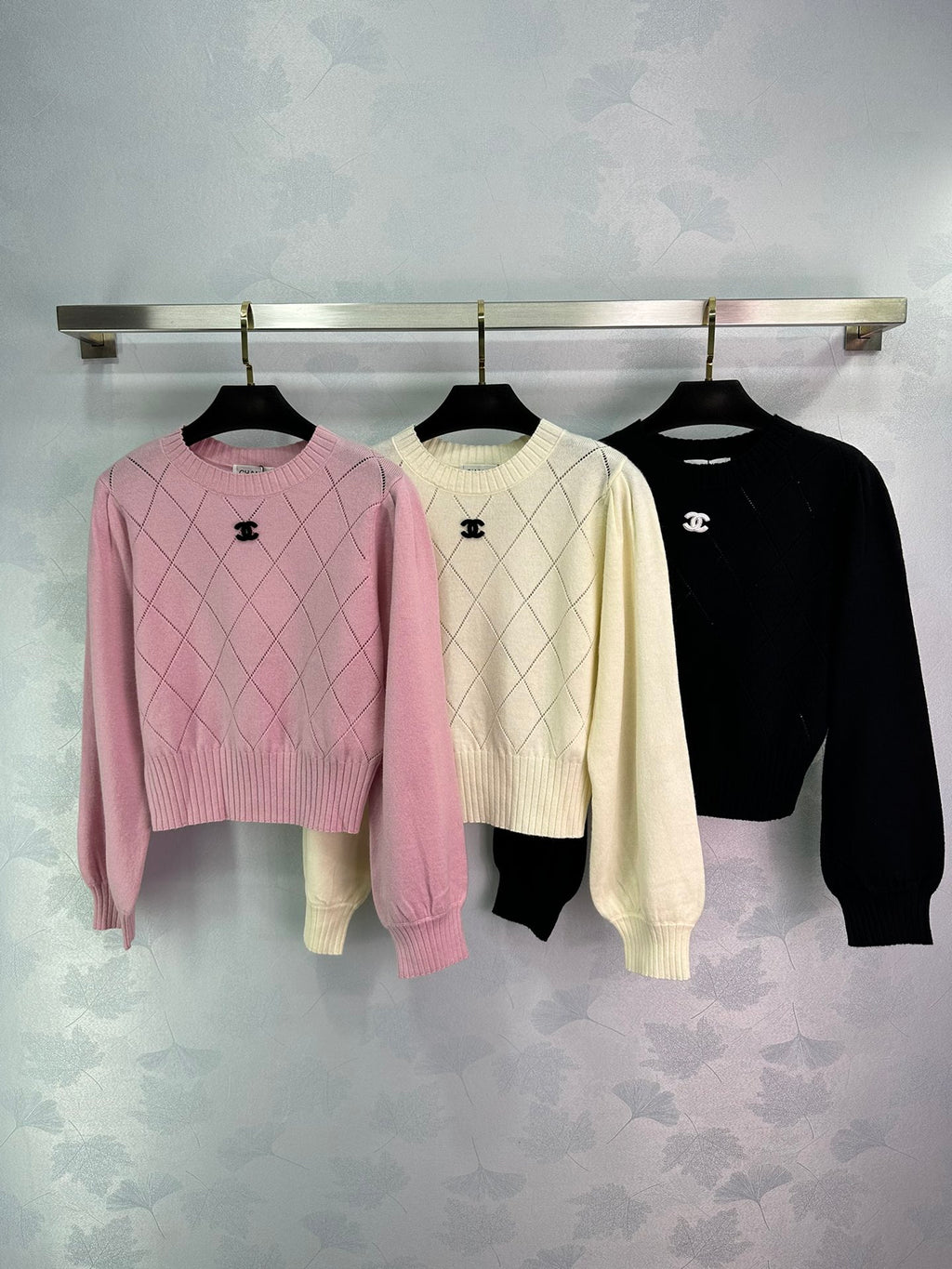 RETRO KNIT TOP WITH CONTRAST