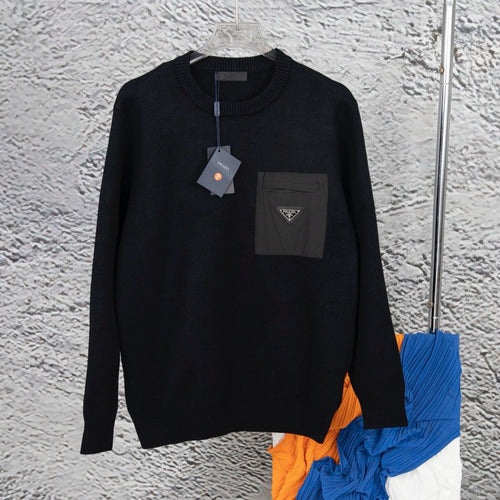 BLACK KNITTED SWEATER WITH POCKET DETAIL