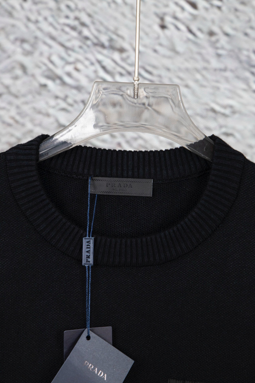 BLACK KNITTED SWEATER WITH POCKET DETAIL