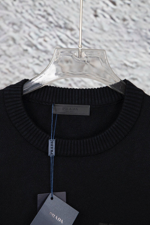 BLACK KNITTED SWEATER WITH POCKET DETAIL