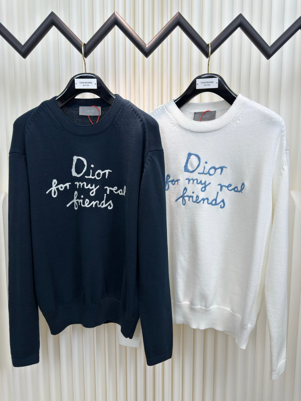 LONG-SLEEVED KNIT SWEATER